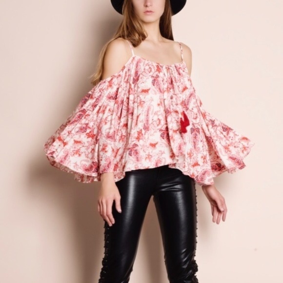 Cotton Candy Tops - NWT Cotton Candy Cold Shoulder Top SZ L